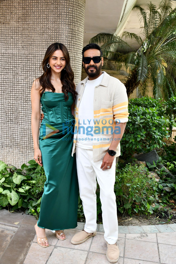 photos ajay devgn and rakul preet singh snapped in delhi for runway 34 promotions 1