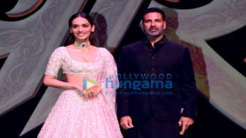 Photos: Akshay Kumar and Manushi Chhillar grace the trailer launch of Prithviraj at YRF studio