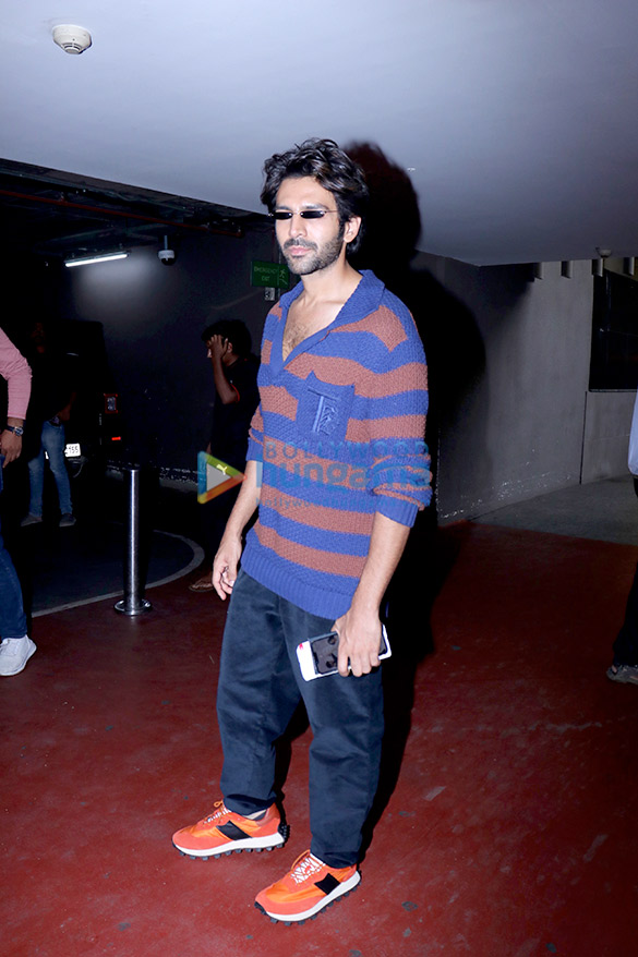 photos alia bhatt shahid kapoor saiee manjrekar and others snapped at the airport 1 2