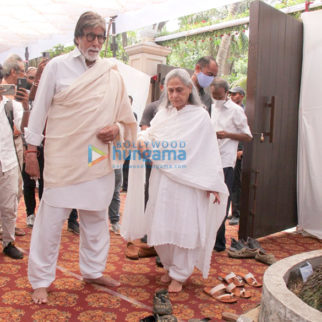 Photos: Celebs attend Pt. Shiv Kumar Sharma's last rites ceremony