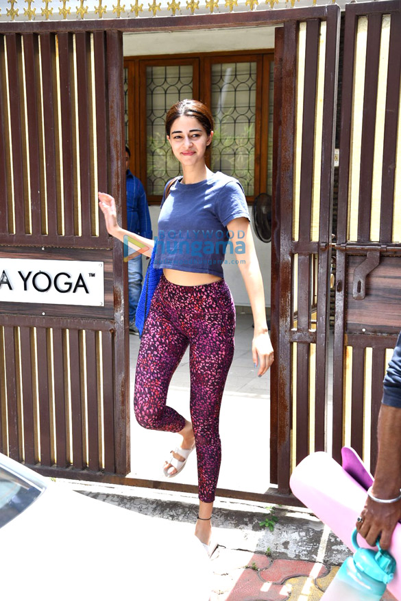 photos ananya panday snapped after her yoga class in bandra 3
