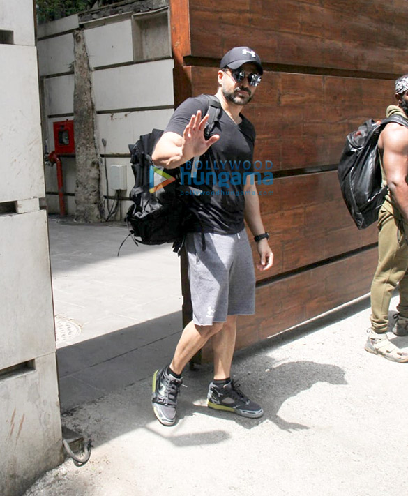 photos emraan hashmi spotted outside a gym in khar 2