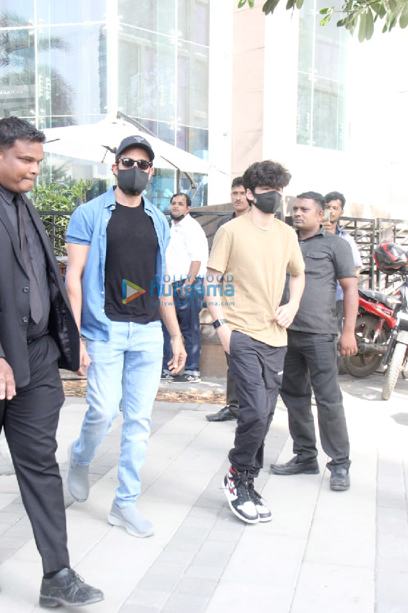 photos hrithik roshan and sussanne khan snapped at bkc 3
