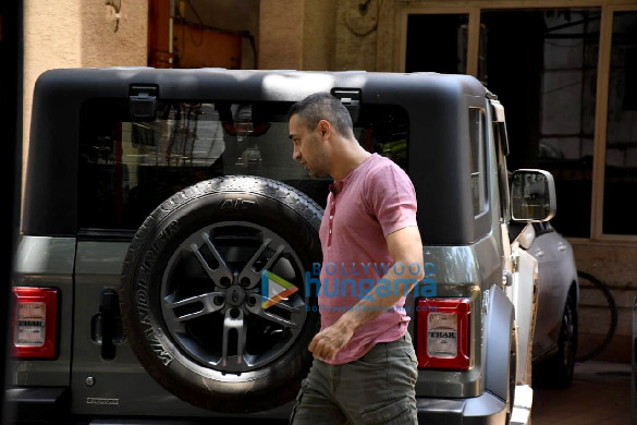 photos imran khan spotted in bandra 1