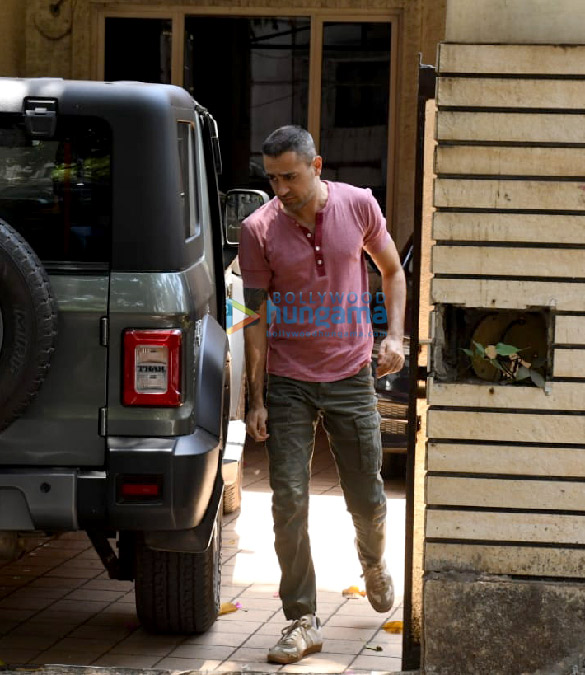 photos imran khan spotted in bandra 4