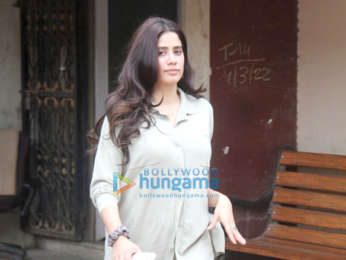 Photos: Janhvi Kapoor snapped outside the gym after her pilates session