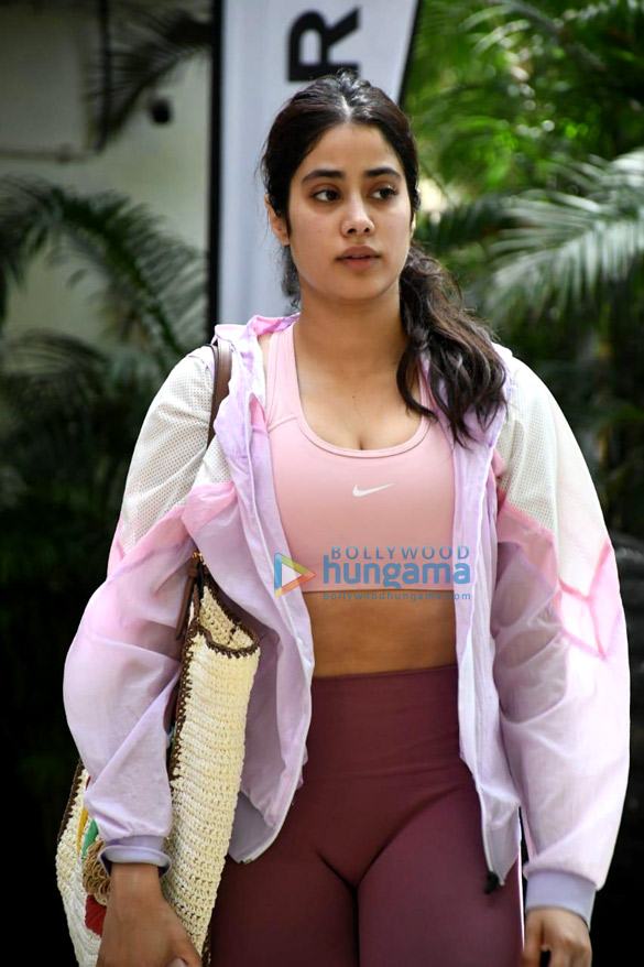 Photos: Janhvi Kapoor spotted at a gym Photos: Janhvi Kapoor spotted at a gym