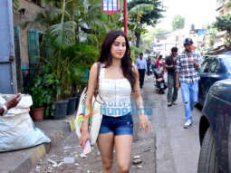 Photos: Janhvi Kapoor spotted in Bandra