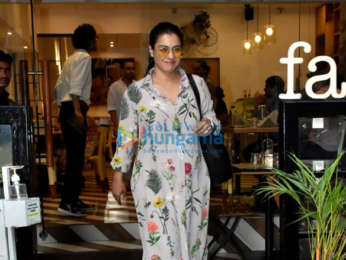 Photos: Kajol snapped at Farmers' Cafe in Bandra