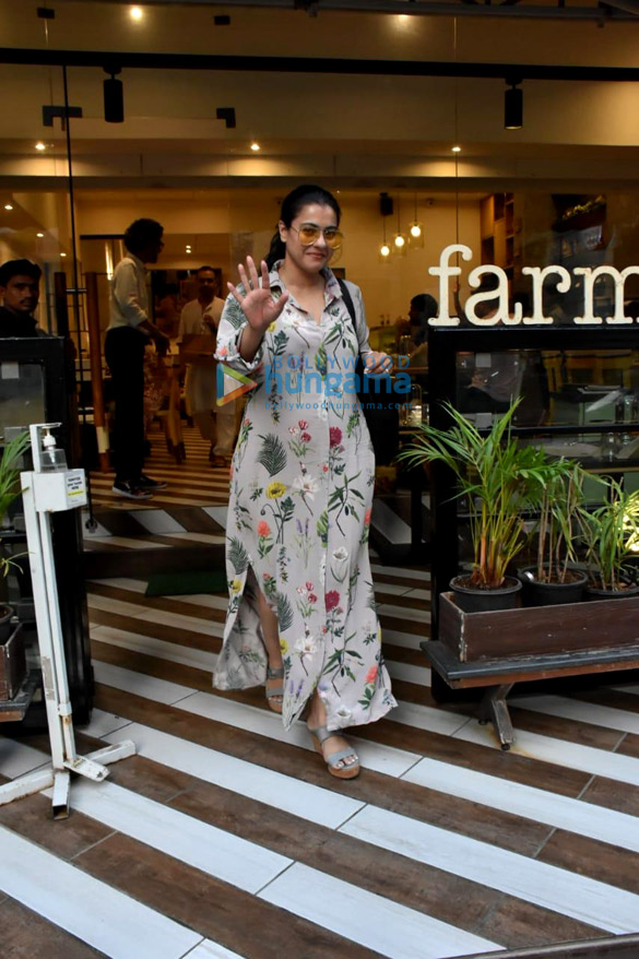 photos kajol snapped at farmers cafe in bandra 3