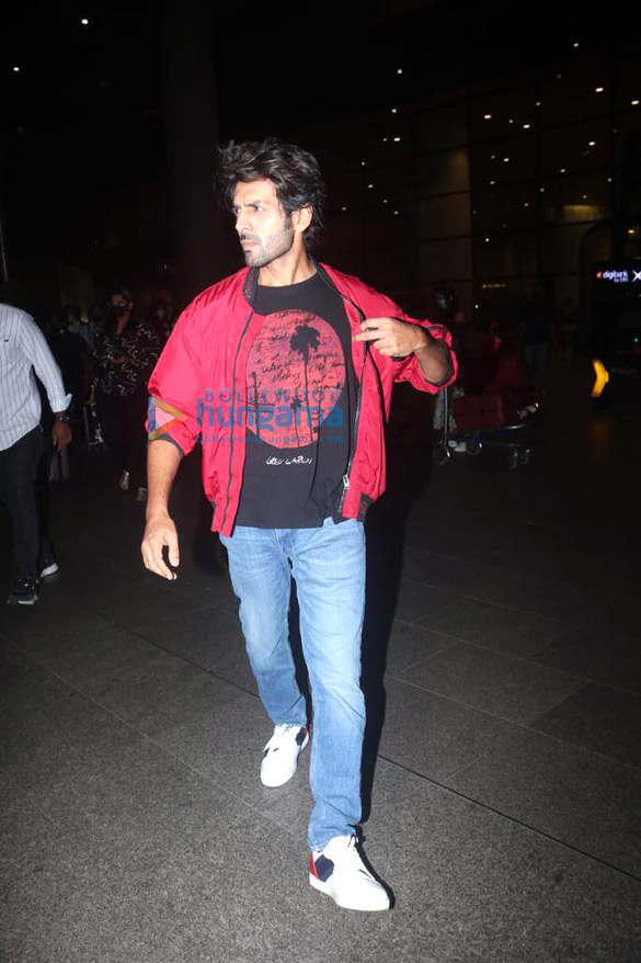 photos kangana ranaut kartik aaryan and aayush sharma snapped at the airport 1
