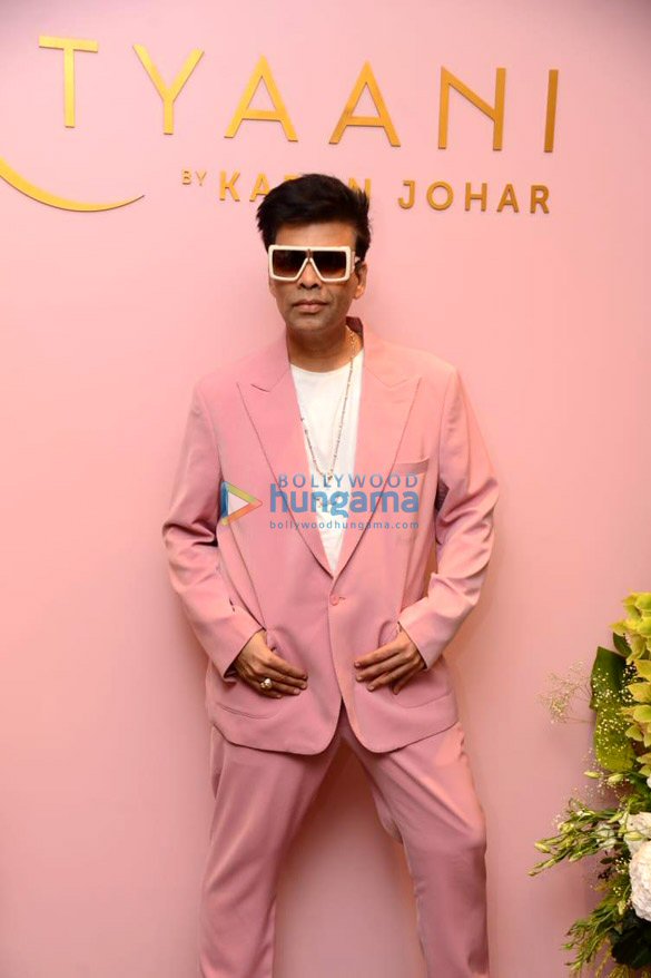 photos karan johar and maheep kapoor snapped at the launch of the new store of tyaani fine jewellery 4