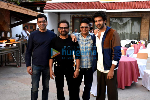 photos kartik aaryan bhushan kumar anees bazmee and others celebrate the success of bhool bhulaiyaa 2 in juhu 1