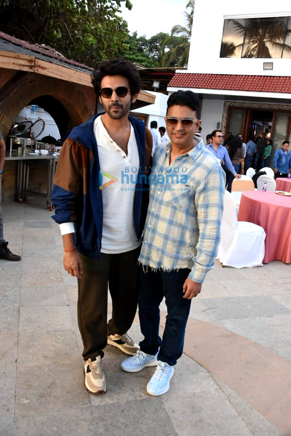 photos kartik aaryan bhushan kumar anees bazmee and others celebrate the success of bhool bhulaiyaa 2 in juhu 5