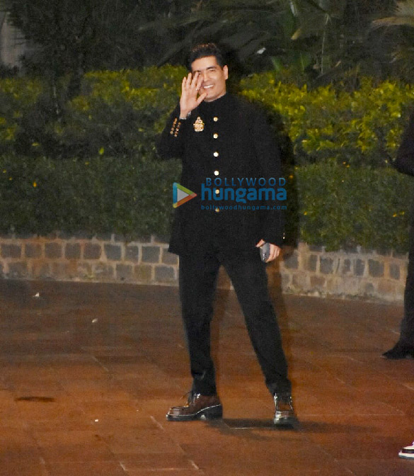 photos kartik aaryan kriti sanon dinesh vijan and others snapped at pooja vijans wedding bash at taj colaba 5