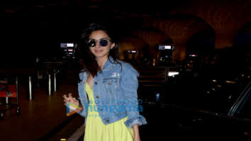 Photos: Kiara Advani, Shraddha Kapoor, Varun Dhawan and others snapped at the airport