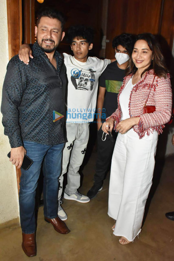 photos madhuri dixit and her family spotted at bastian in worli 2