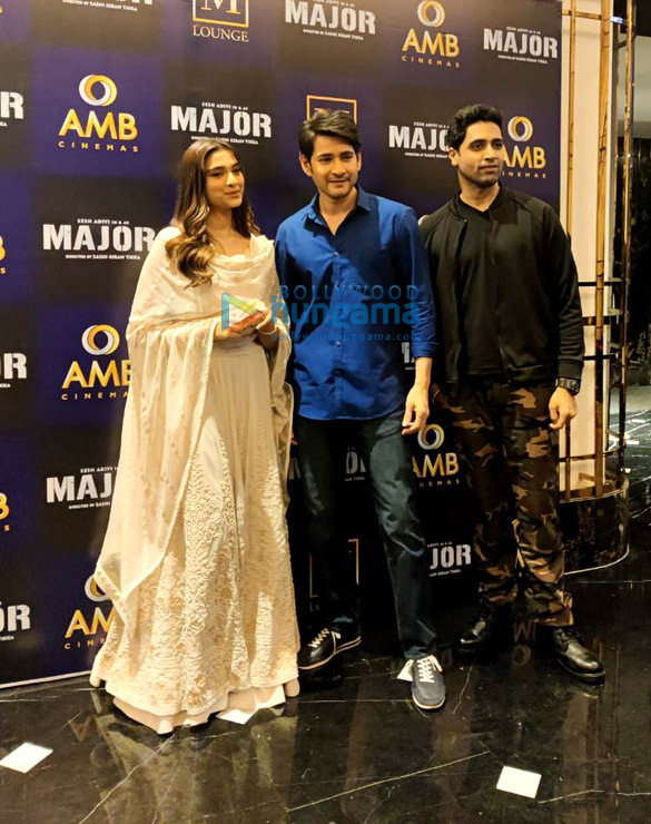 Photos Mahesh Babu, Adivi Sesh and Saiee Manjrekar at the trailer launch of their upcoming film Major (6)