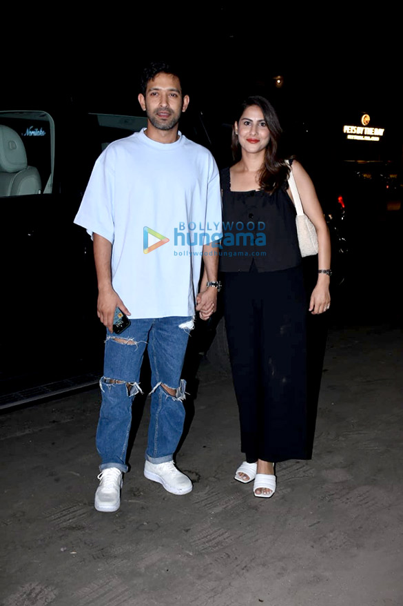 photos mouni roy and vikrant massey snapped at estella in juhu 4