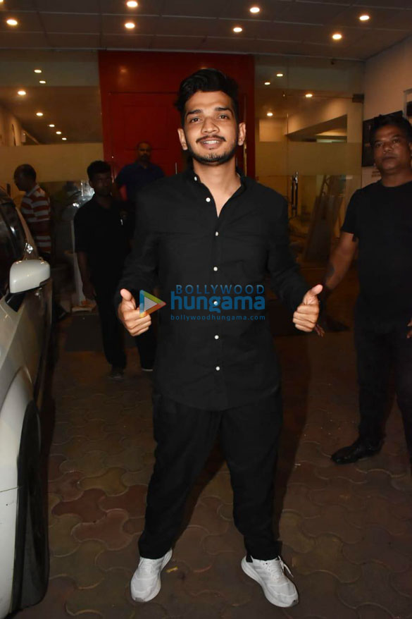 photos munawar faruqui spotted attending a stand up comedy show with girlfriend nazila in khar 2