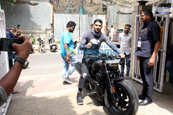 photos prateik babbar snapped at ufc gym in bandra 4 2