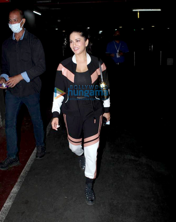 photos ranveer singh pooja hegde and sunny leone snapped at the airport 3