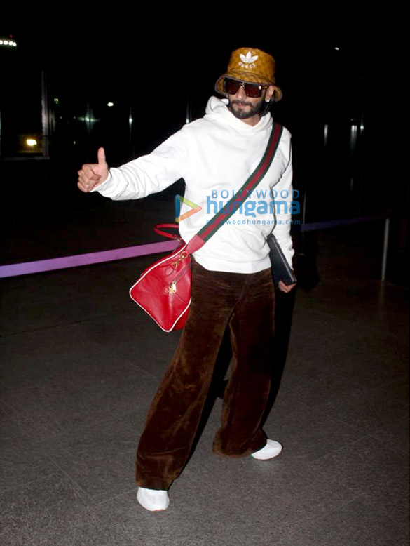 photos ranveer singh pooja hegde and sunny leone snapped at the airport 4
