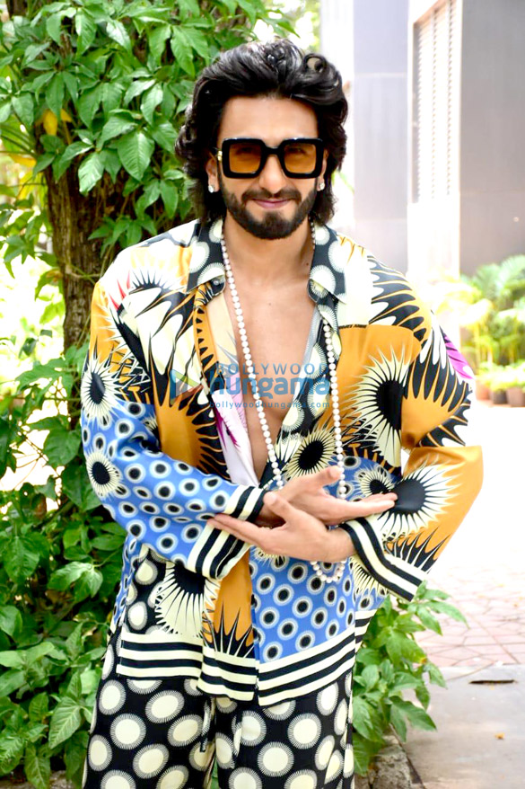 photos ranveer singh spotted in bandra 2