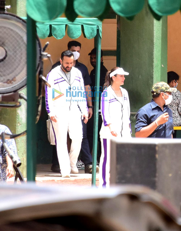 photos saif ali khan and kareena kapoor khan spotted on location for a shoot 1