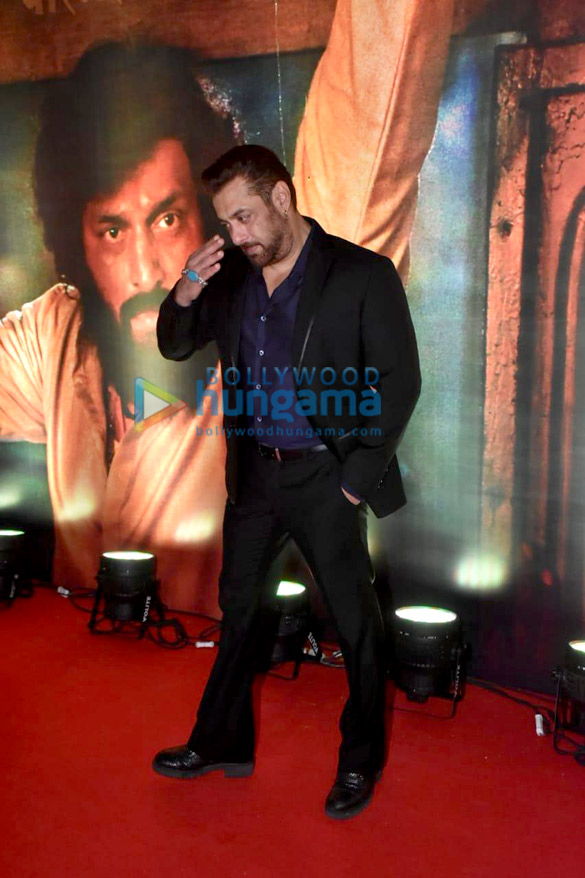 photos salman khan uddhav thackeray aditya thackeray and others snapped promoting the marathi film dharmaveer 5