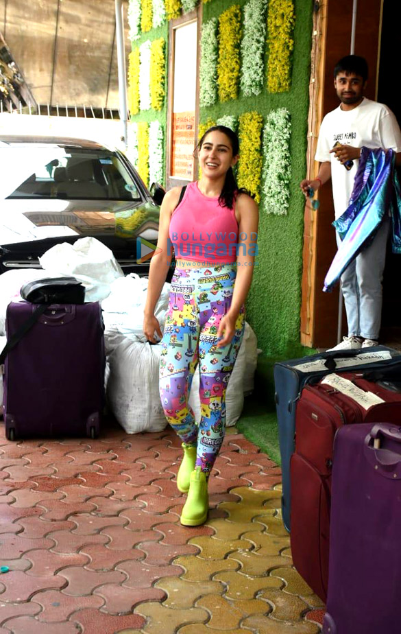 photos sara ali khan snapped at super star hall 2