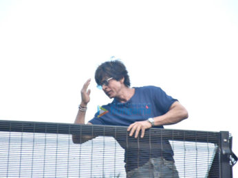 Photos: Shah Rukh Khan snapped waving at fans at Mannat on Eid