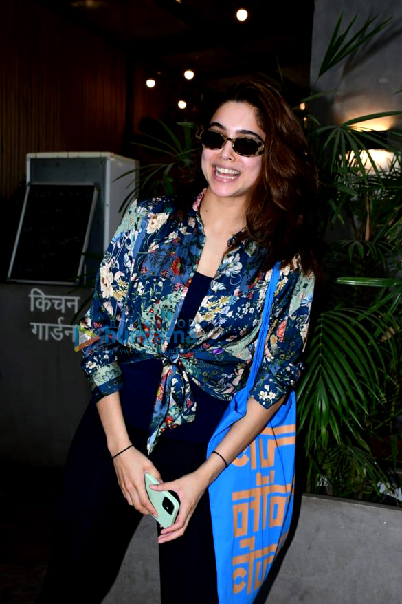 photos sharvari wagh snapped in juhu 4
