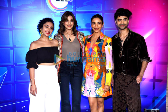 Photos: Sonali Bendre, Shriya Pilgaonkar, Taaruk Raina and Sanjeeta Bhattacharya grace the the trailer launch of The Broken News Photos: Sonali Bendre, Shriya Pilgaonkar, Taaruk Raina and Sanjeeta Bhattacharya grace the the trailer launch of The Broken News