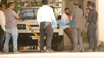 Photos: Sunny Deol snapped with his new Land Rover Defender in Juhu