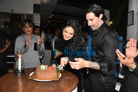 photos sunny leone cuts her birthday cake at olive bar in khar 2