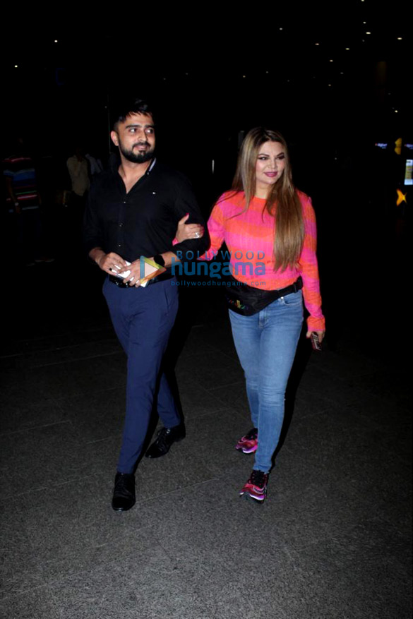 photos tejasswi prakash karan kundra and rakhi sawant snapped at the airport 1