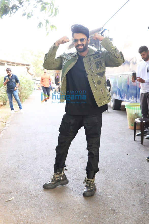photos varun dhawan kiara advani anil kapoor and others snapped promoting their film jugjugg jeeyo 3
