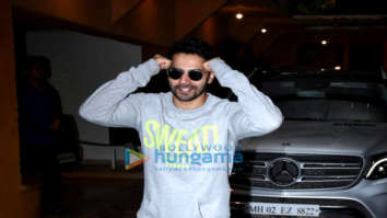 Photos: Varun Dhawan does the Jugjugg Jeeyo pose as he gets snapped in the city