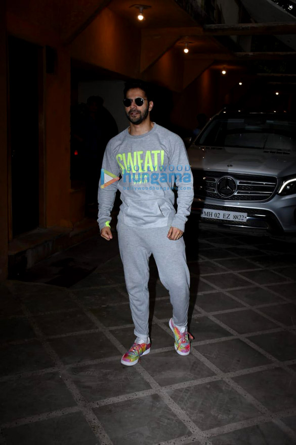 photos varun dhawan does the jugjugg jeeyo pose as he gets snapped in the city 5