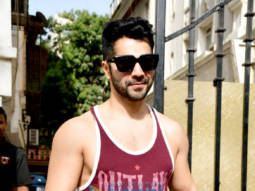 Photos: Varun Dhawan snapped at a clinic in Juhu