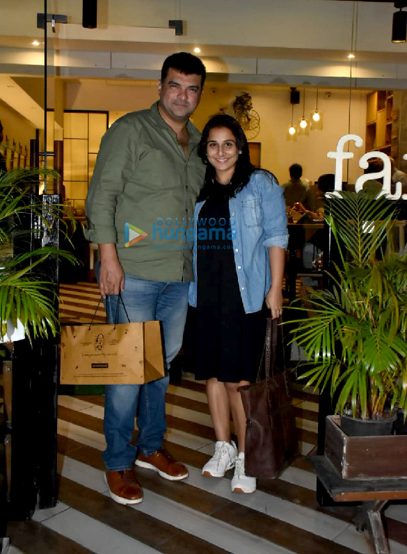 photos vidya balan and siddharth roy kapur snapped at farmers cafe in bandra 1