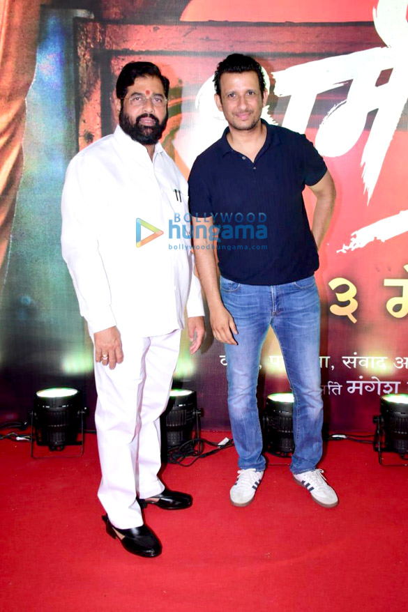 salman khan uddhav thackeray aditya thackeray and others snapped promoting the marathi film dharmaveer 5