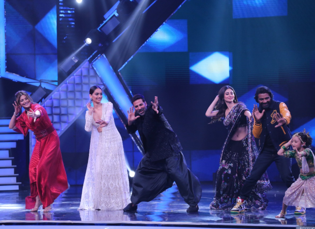 Samrat Prithviraj stars Akshay Kumar & Manushi Chhillar groove to 'Haseena Gori Gori' with Sonali Bendre, Mouni Roy, Remo D’Souza on DID L'il Masters