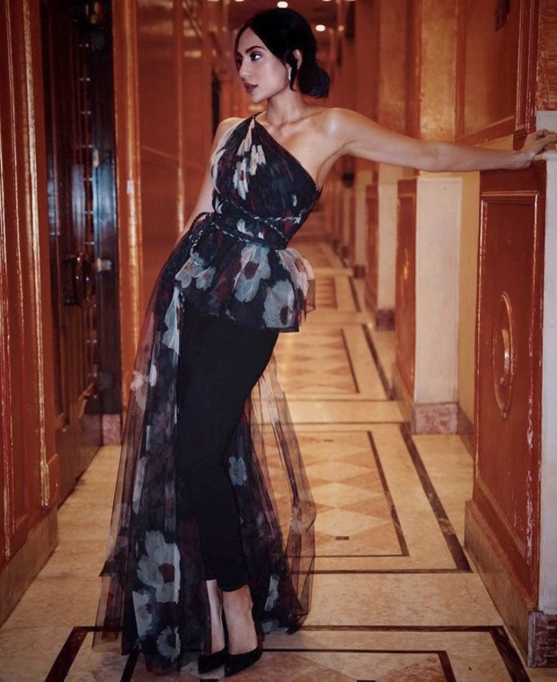 Sobhita Dhulipala looks alluring in off-shoulder ruffled top paired with black pants for Major promotions in Delhi Sobhita Dhulipala looks alluring in off-shoulder ruffled top paired with black pants for Major promotions in Delhi