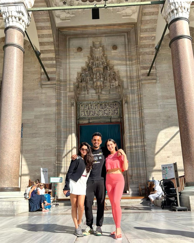 Sara Ali Khan holidays in Istanbul with friends; shares stunning pictures