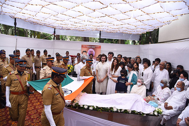 Pandit Shivkumar Sharma Demise: Amitabh Bachchan, Jaya Bachchan, Javed Akhtar and others attend funeral