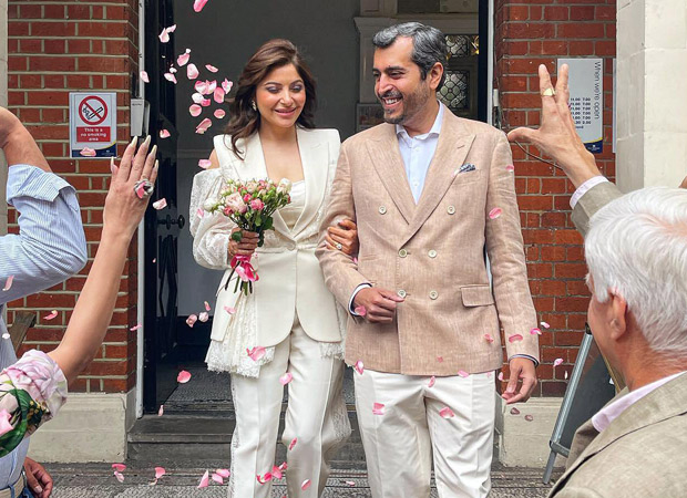 Kanika Kapoor shares photos from her court wedding with Gautam Hathirmani