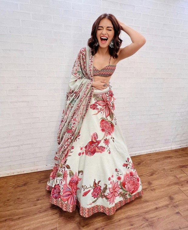 Ananya Panday is summer goals in pretty floral pink lehenga for Umang 2022