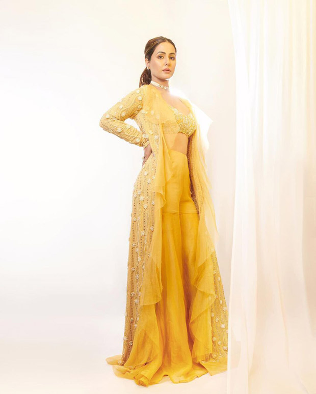 Hina Khan looks like a ray of sunshine in bralette and sharara set styled with a regal jacket worth Rs.96,000 for Umang 2022